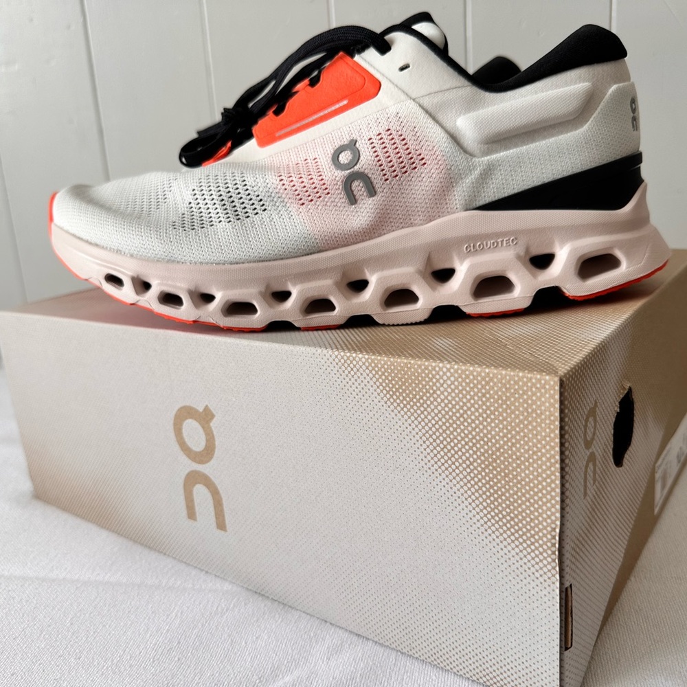 On Cloudstratus 3 Mens Size 10